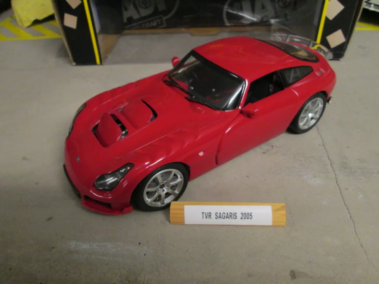 Billede 1 - Modelbil  1:18   Tvr Sagaris   Jadi  