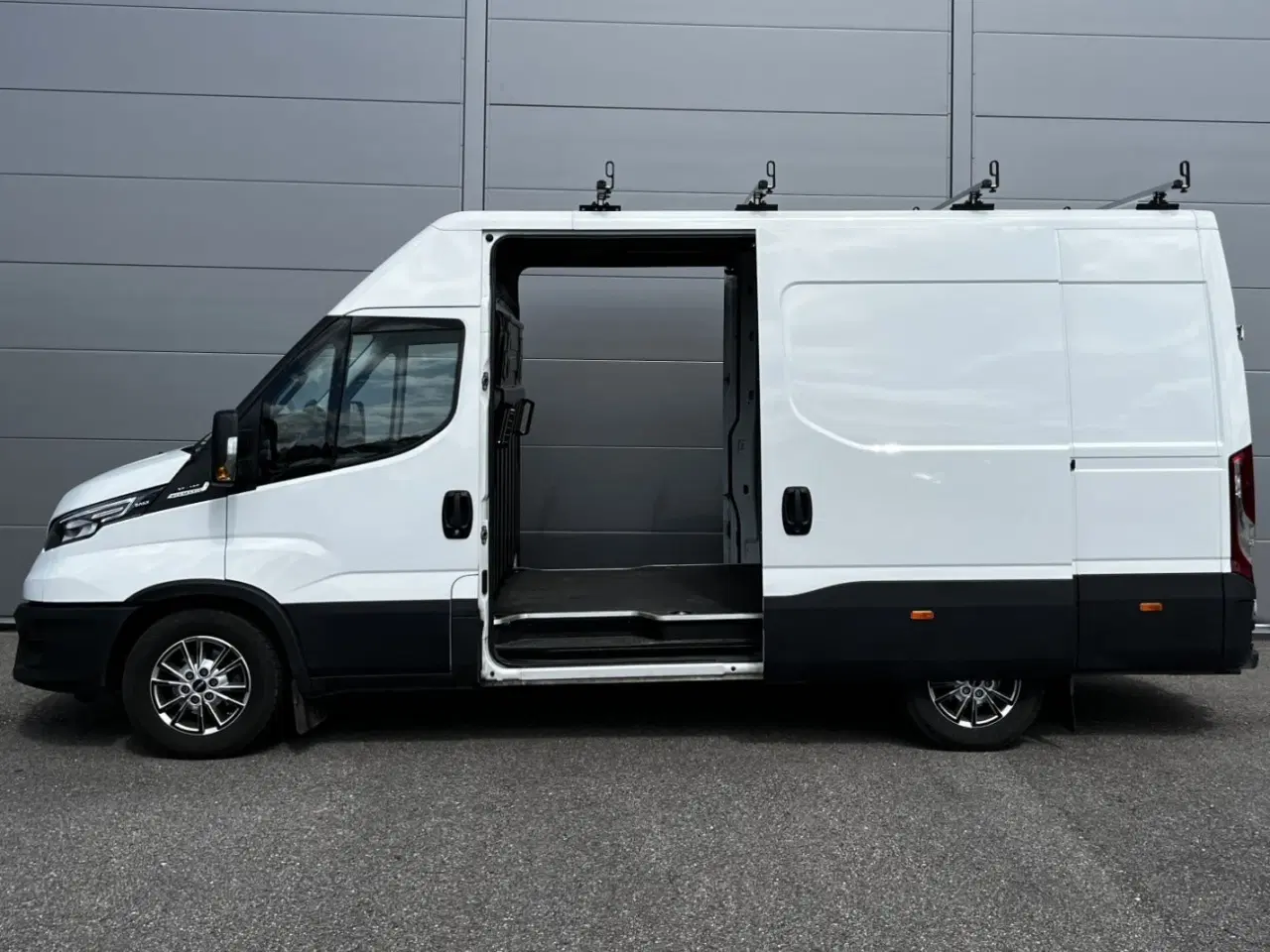 Billede 12 - Iveco Daily 3,0 35S18 12m³ Van AG8