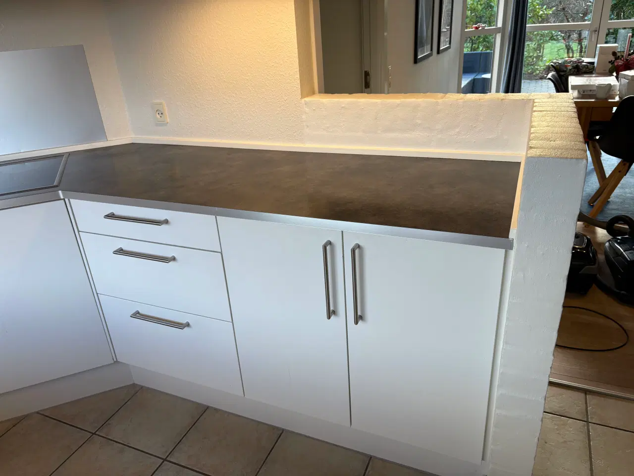 Billede 5 - Hvidt køkken sælges
