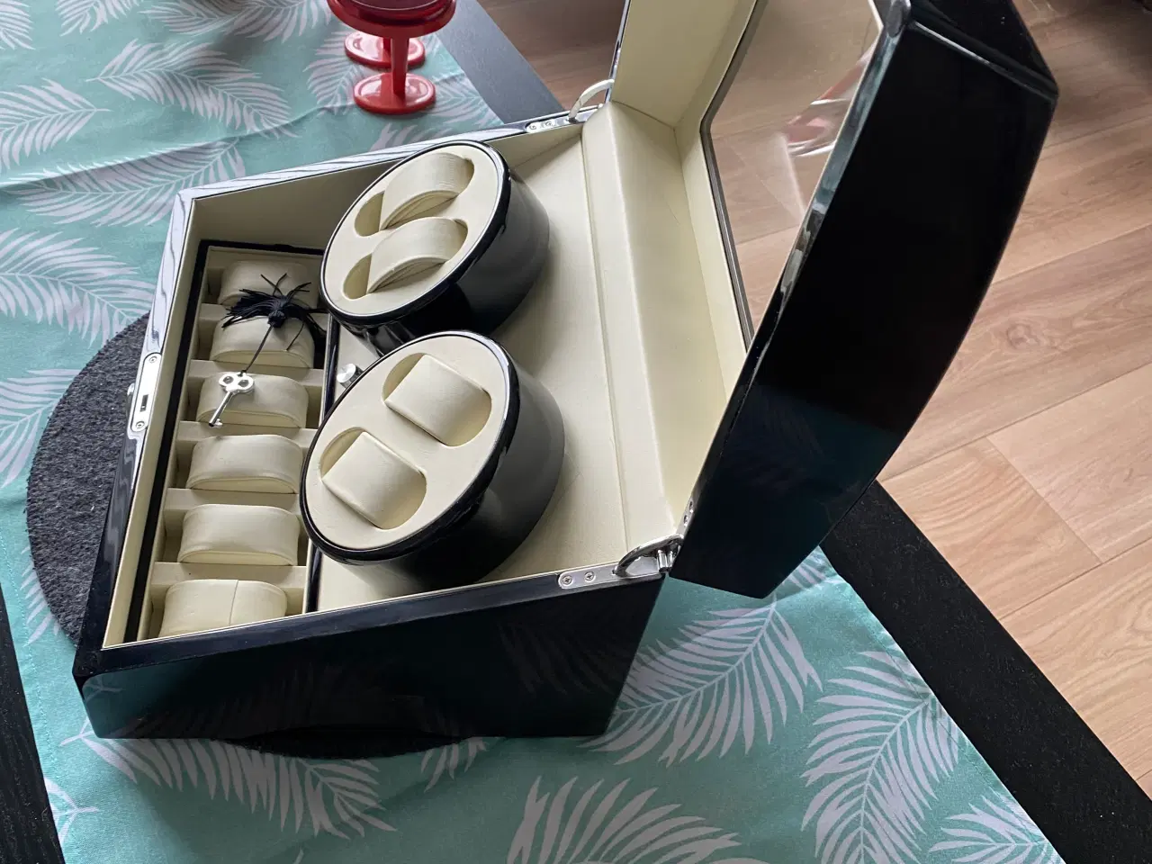 Billede 3 - En ikke-fungerende ur optrækker med plads til 10ur