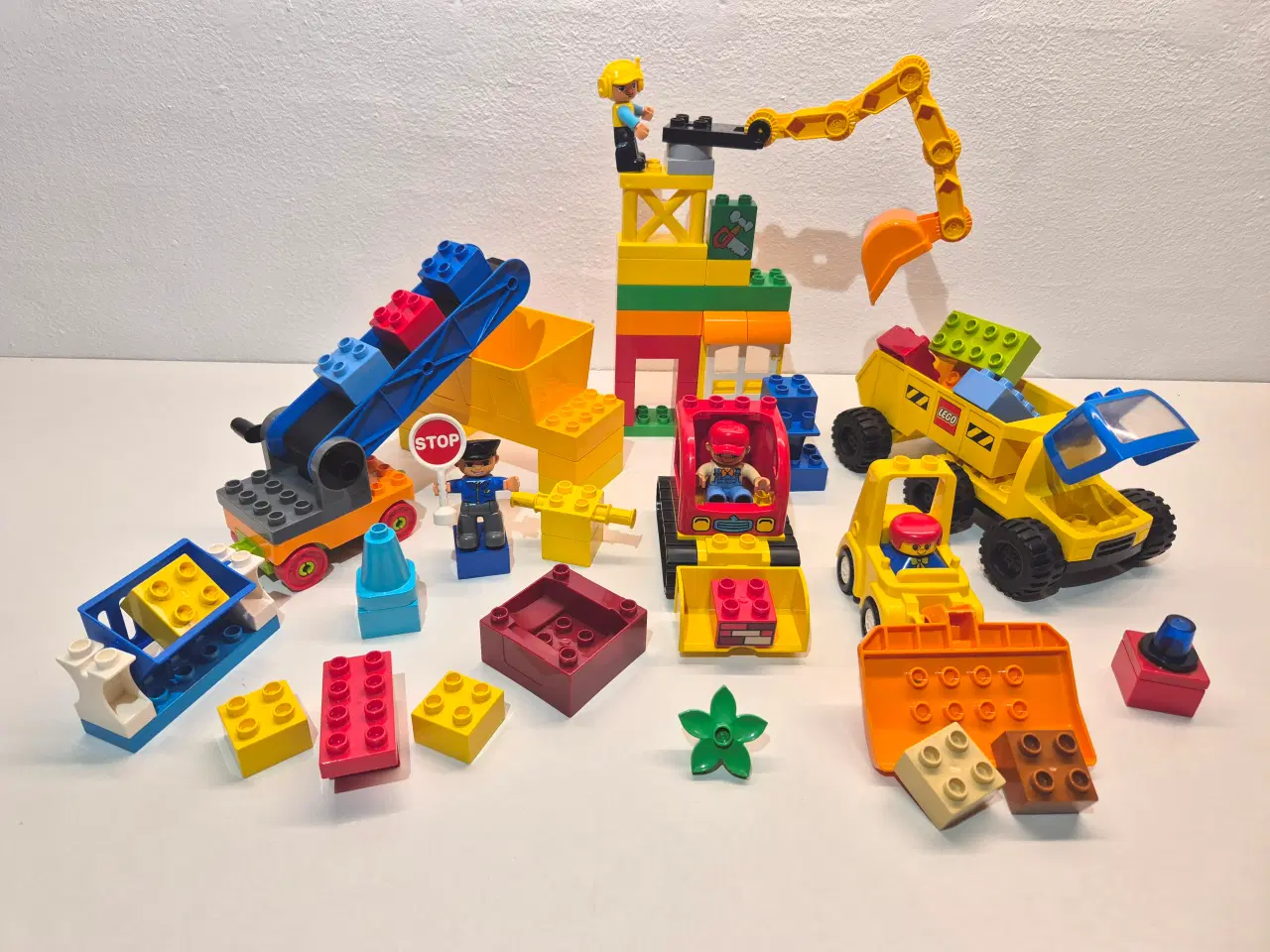 Billede 1 - Duplo Byggeplads, Truck med lad, Kran, Gravemaskin
