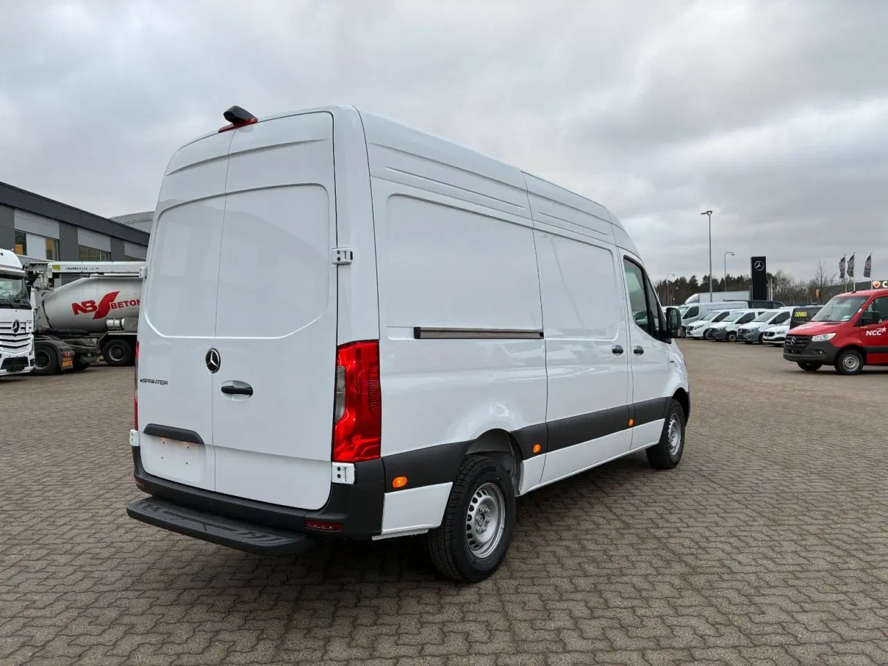 Billede 2 - Mercedes eSprinter 320 81 A2 Kassevogn PRO