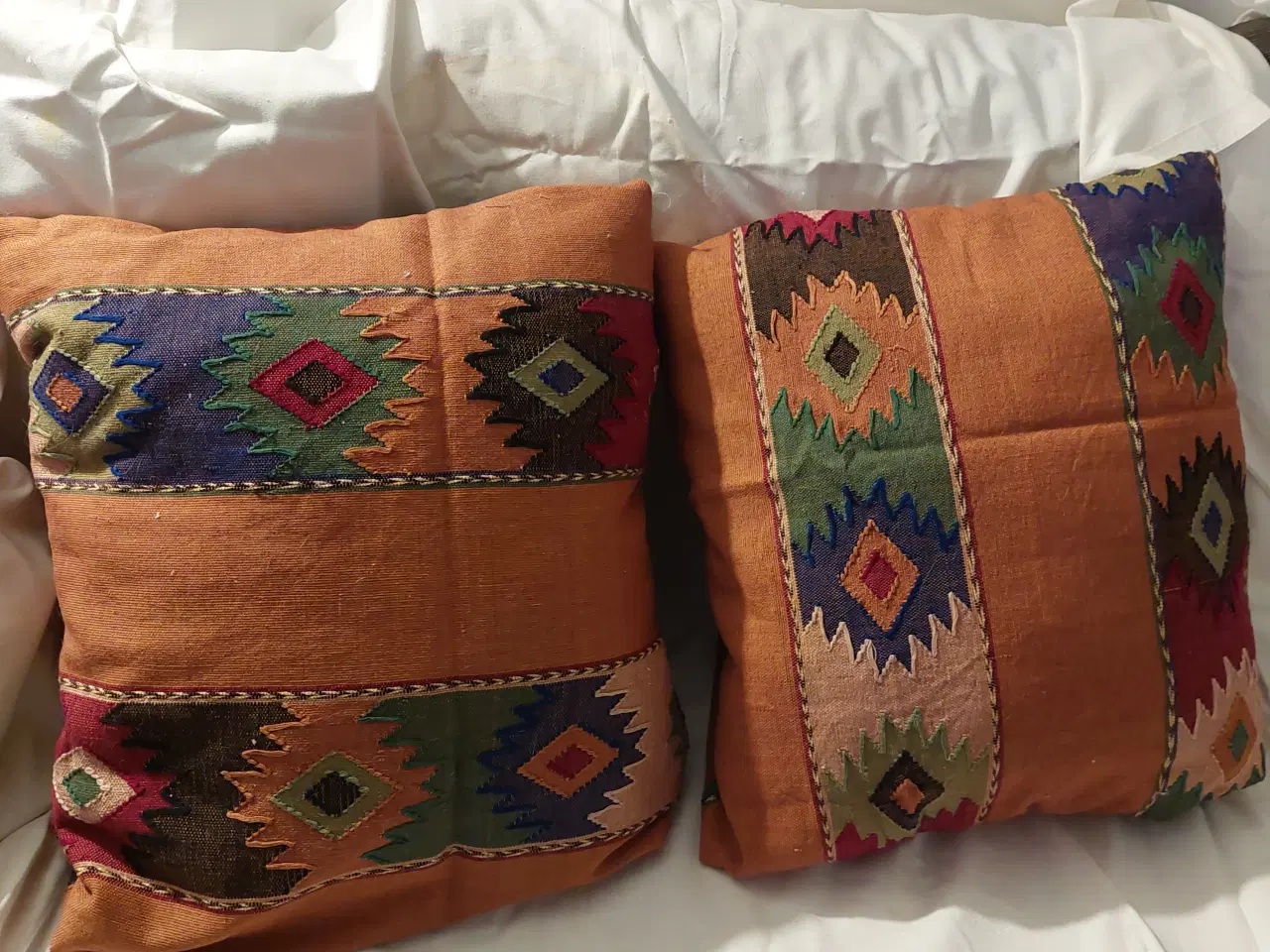 Billede 6 - pyntepuder med flot brun baggrund