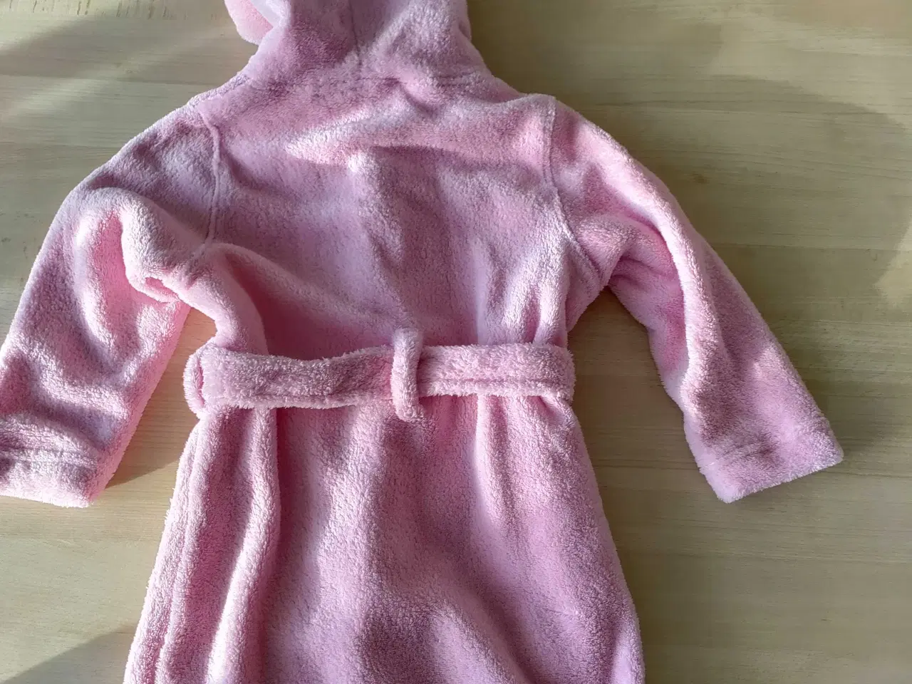 Billede 3 - Gurli Gris bade-morgenkåbe str 104