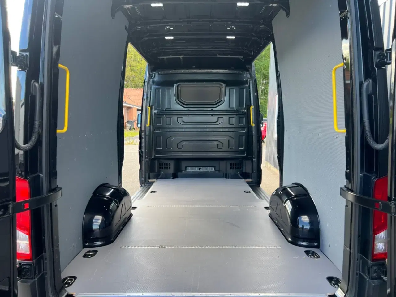 Billede 12 - VW Crafter 35 2,0 TDi 177 Kassevogn L3H2 aut.