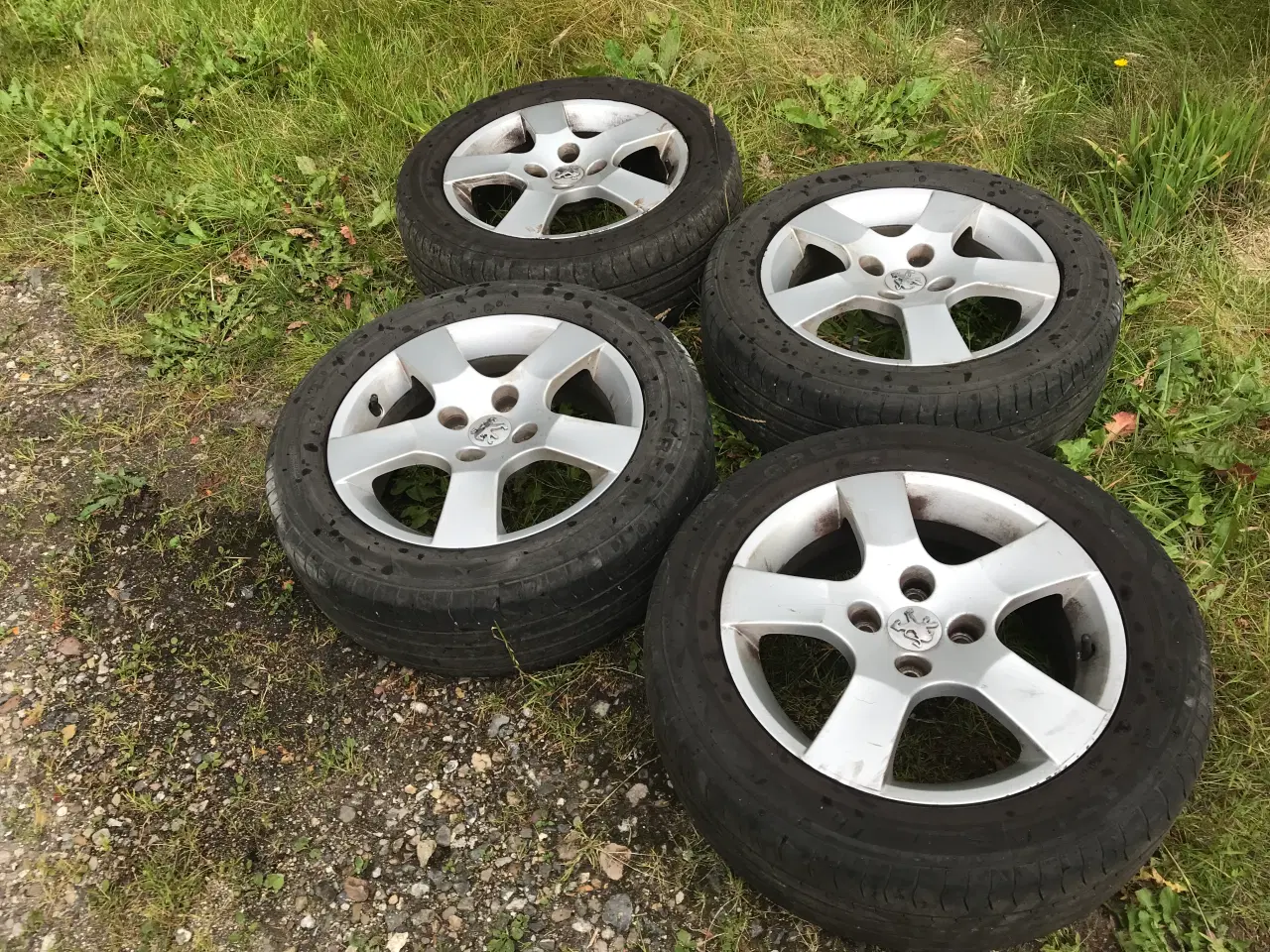 Billede 1 - 4 Bil Sommerdæk 205,55,R16 med 3,5mm Dækmønster 