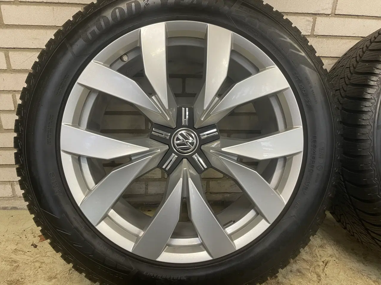 Billede 1 - 20 Vw Touareg 285/45/20 Ref.C2 vinter