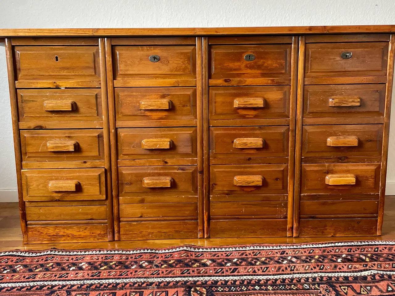 Billede 1 - Købmandsdisk gammel