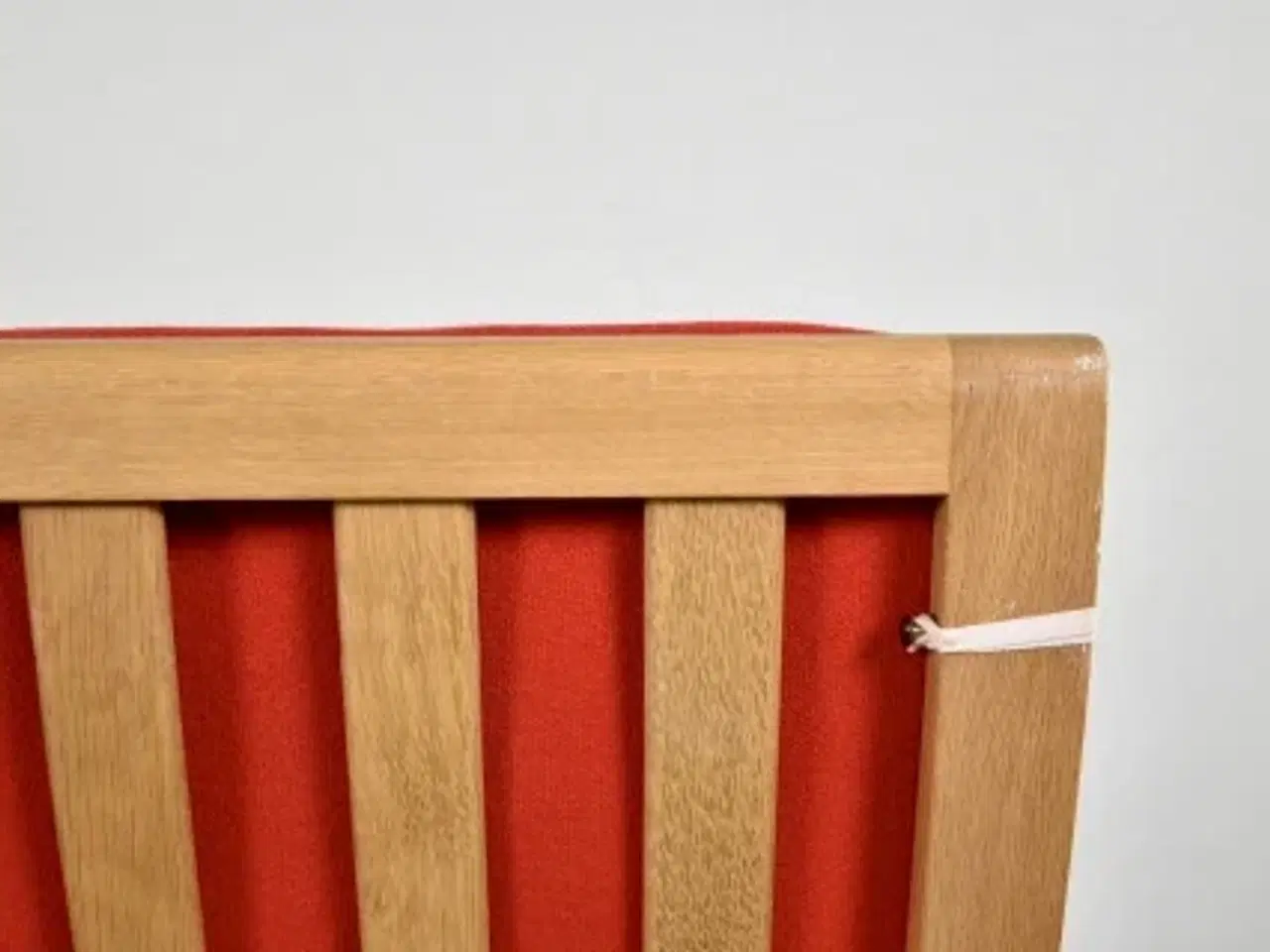 Billede 8 - Børge mogensen lænestol i eg med rødt polster, sæt à 2 stk.