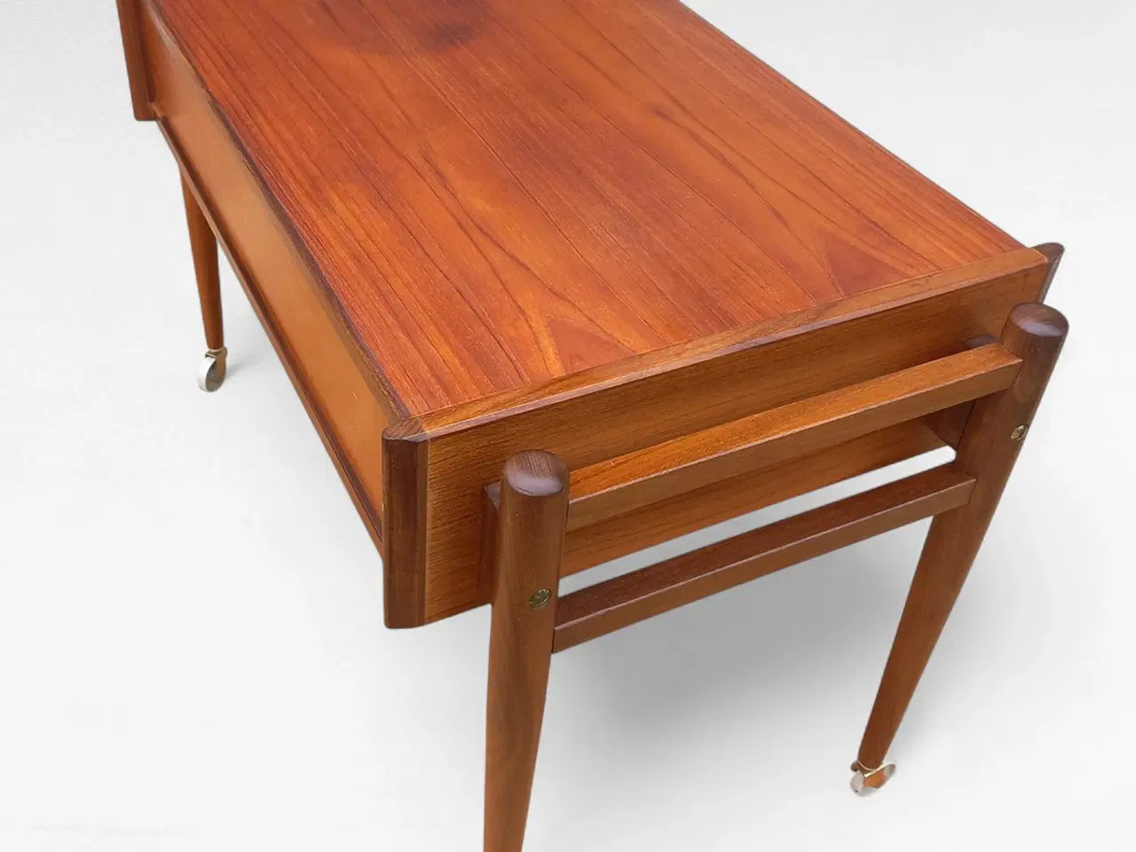 Billede 6 - Elegant Teak Sybord/Sidebord fra 1960’erne – Dansk