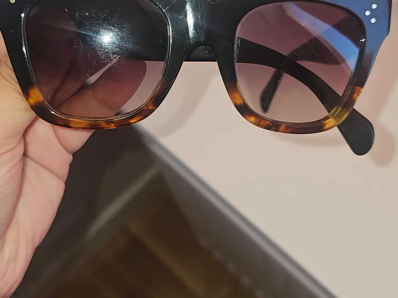 Billede 1 - Céline Paris Solbriller – Sort & Skildpadde
