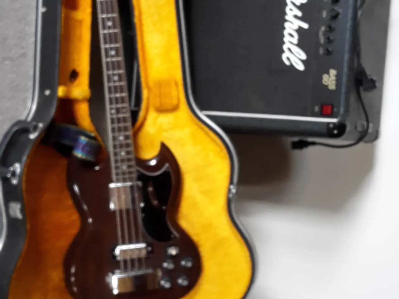 Billede 1 - El bas med forstærker