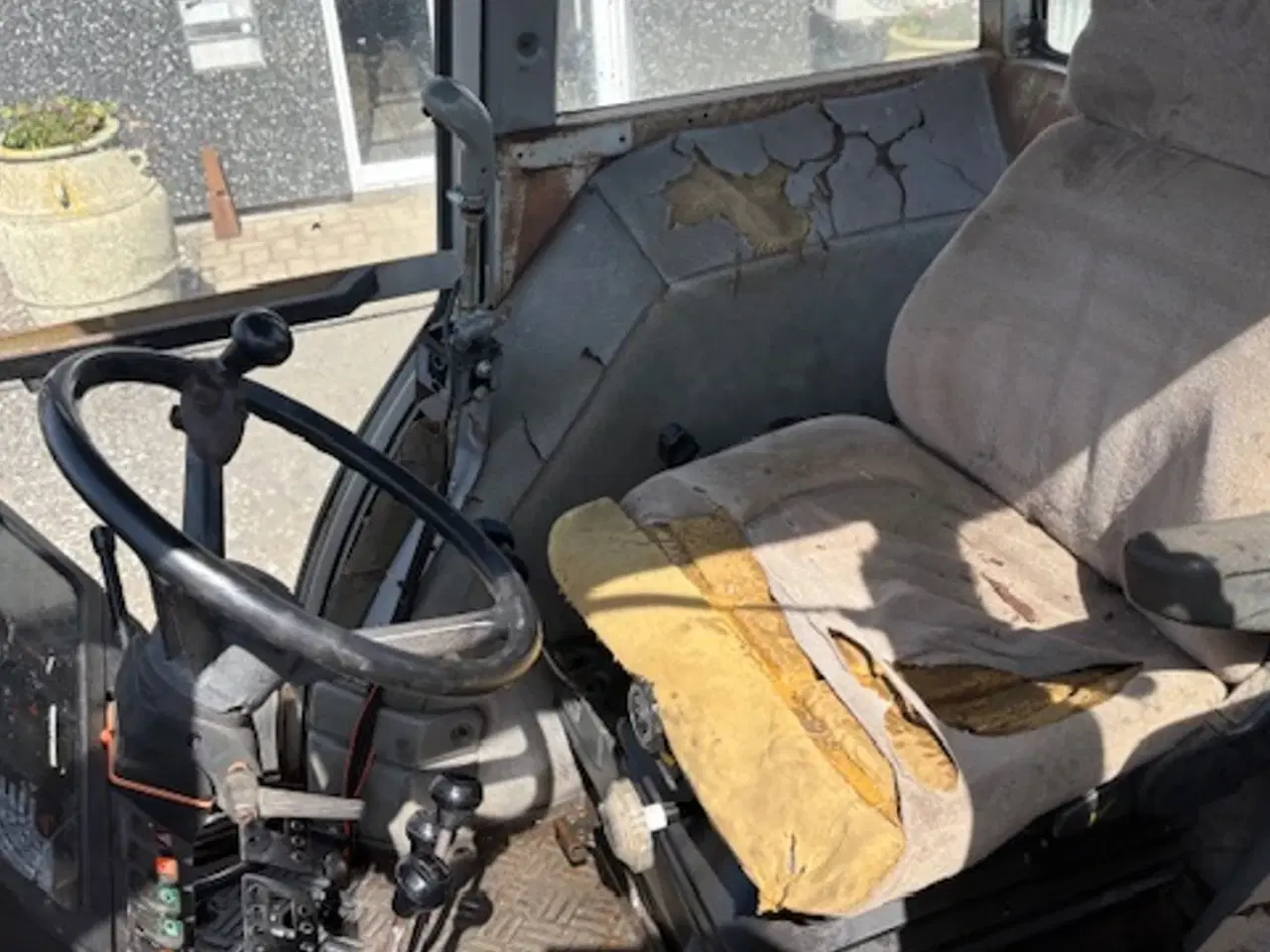 Billede 12 - Massey Ferguson 375 MED HAUER POM 90 FRONTLÆSSER