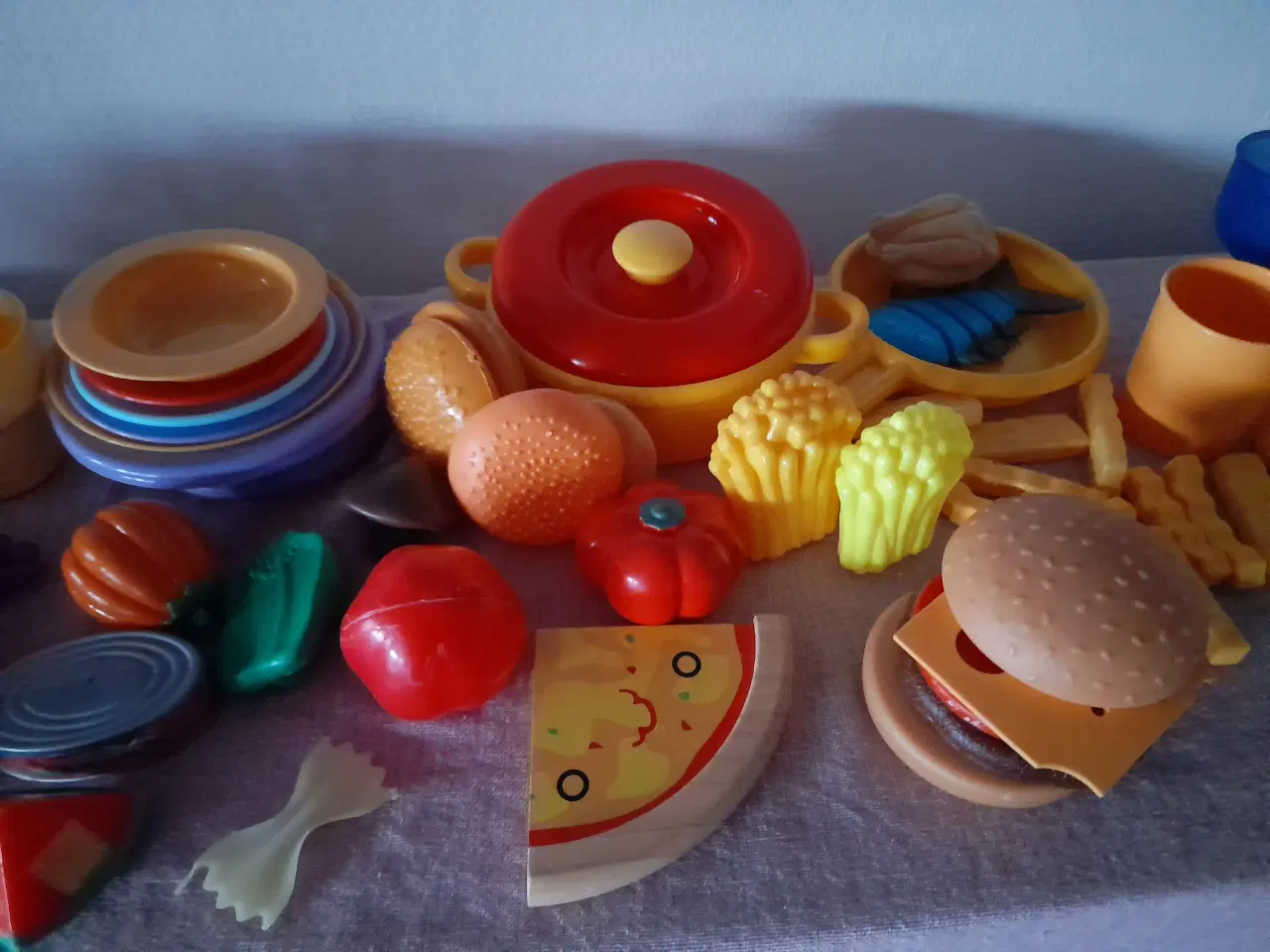 Billede 3 - Legemad og køkkenudstyr ( 75 dele).