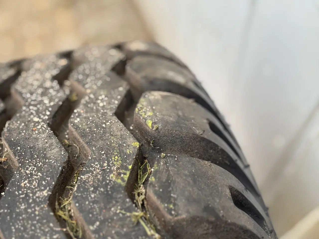 Billede 5 - Dæk 400/60 - 15.5 Nyt - med fælge 8 huls 