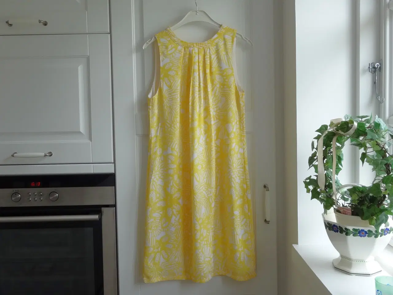 Billede 5 -  Anden kjole, Kjole, festkjole, H&M, Str 36 