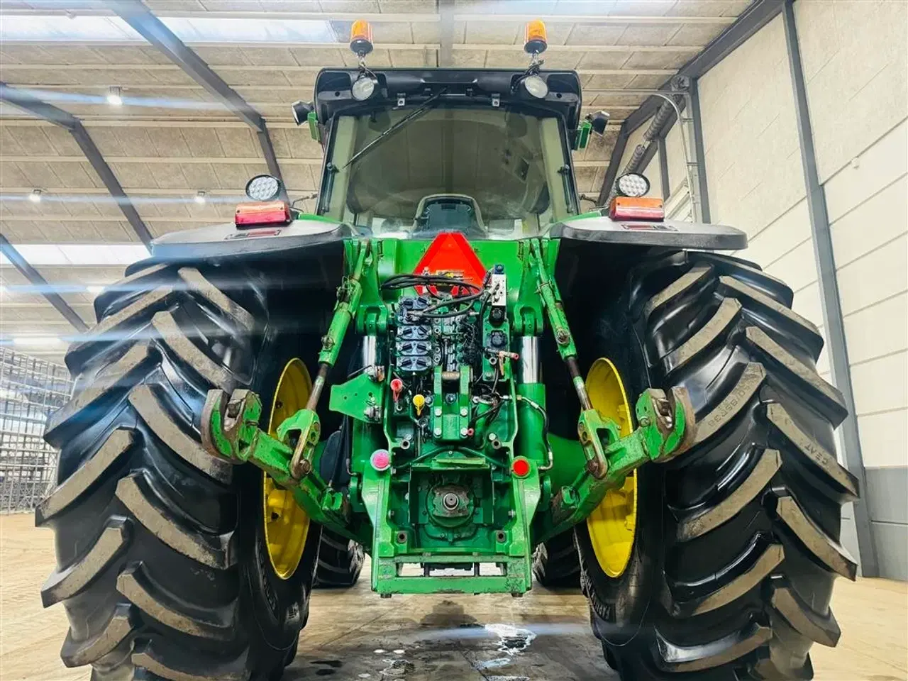 Billede 7 - John Deere 8530 Autopower Monteret med luft, frontlift og står på nye dæk.
