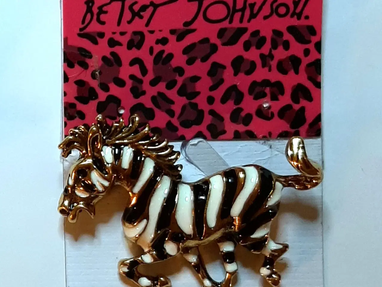 Billede 2 - BETSEY JOHNSON Brocher