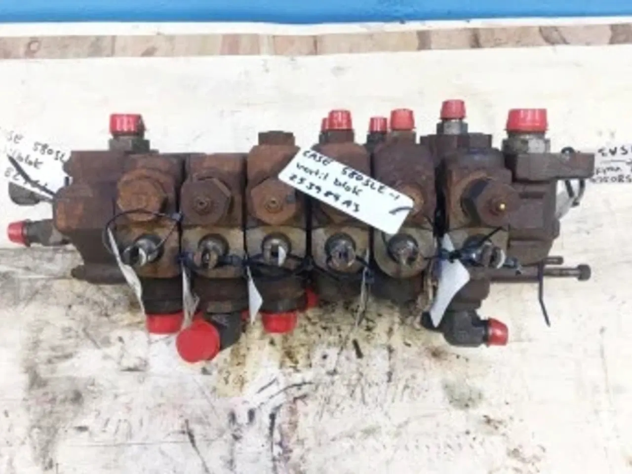 Billede 3 - Case 580 SLE Komplet Ventilblok 243145A3