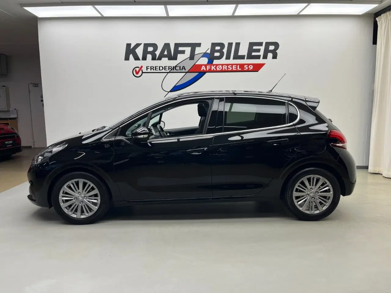 Billede 2 - Peugeot 208 1,5 BlueHDi 100 Signature Sky