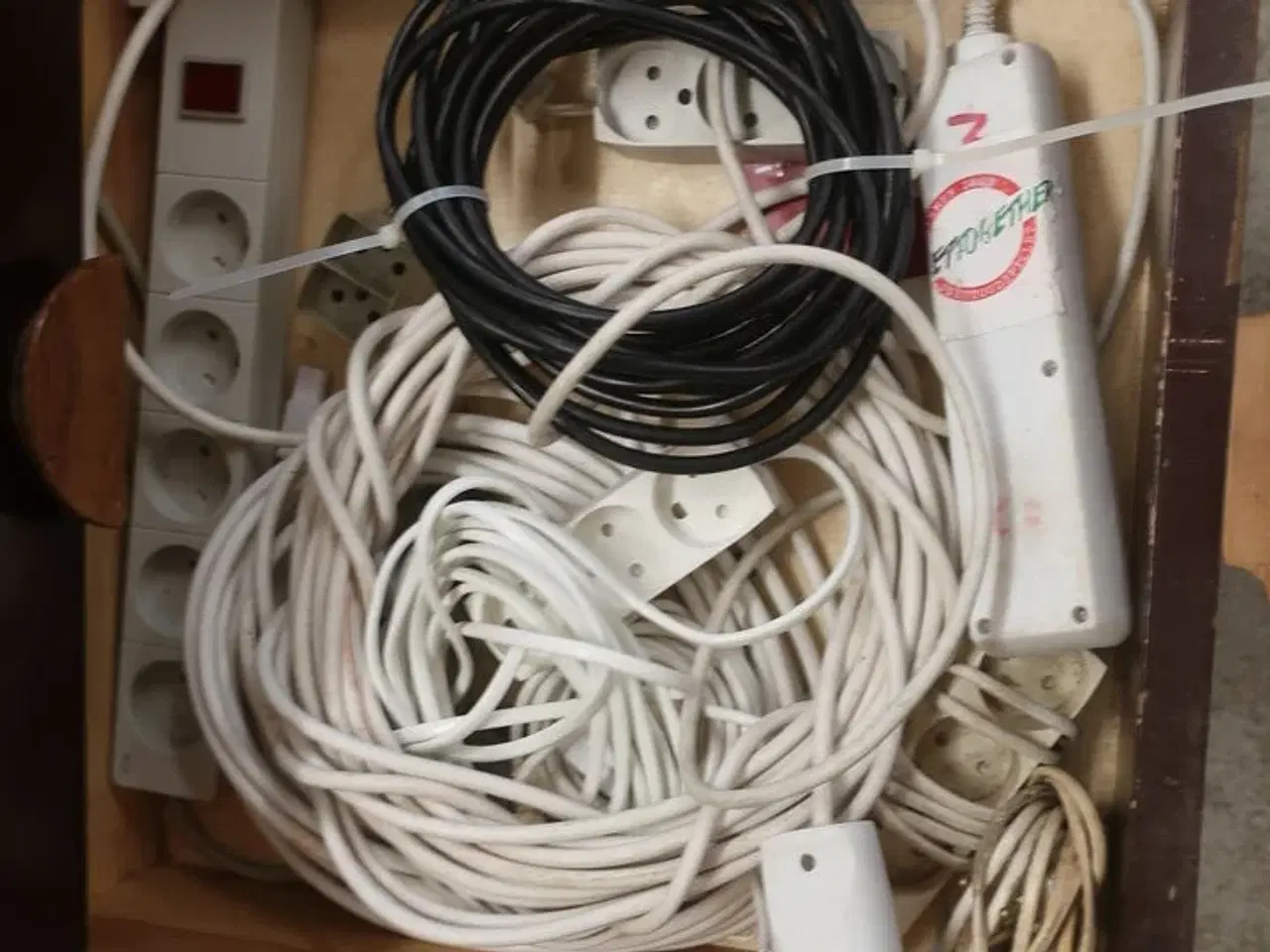 Billede 88 - Ryd hele værkstedet for løse dele