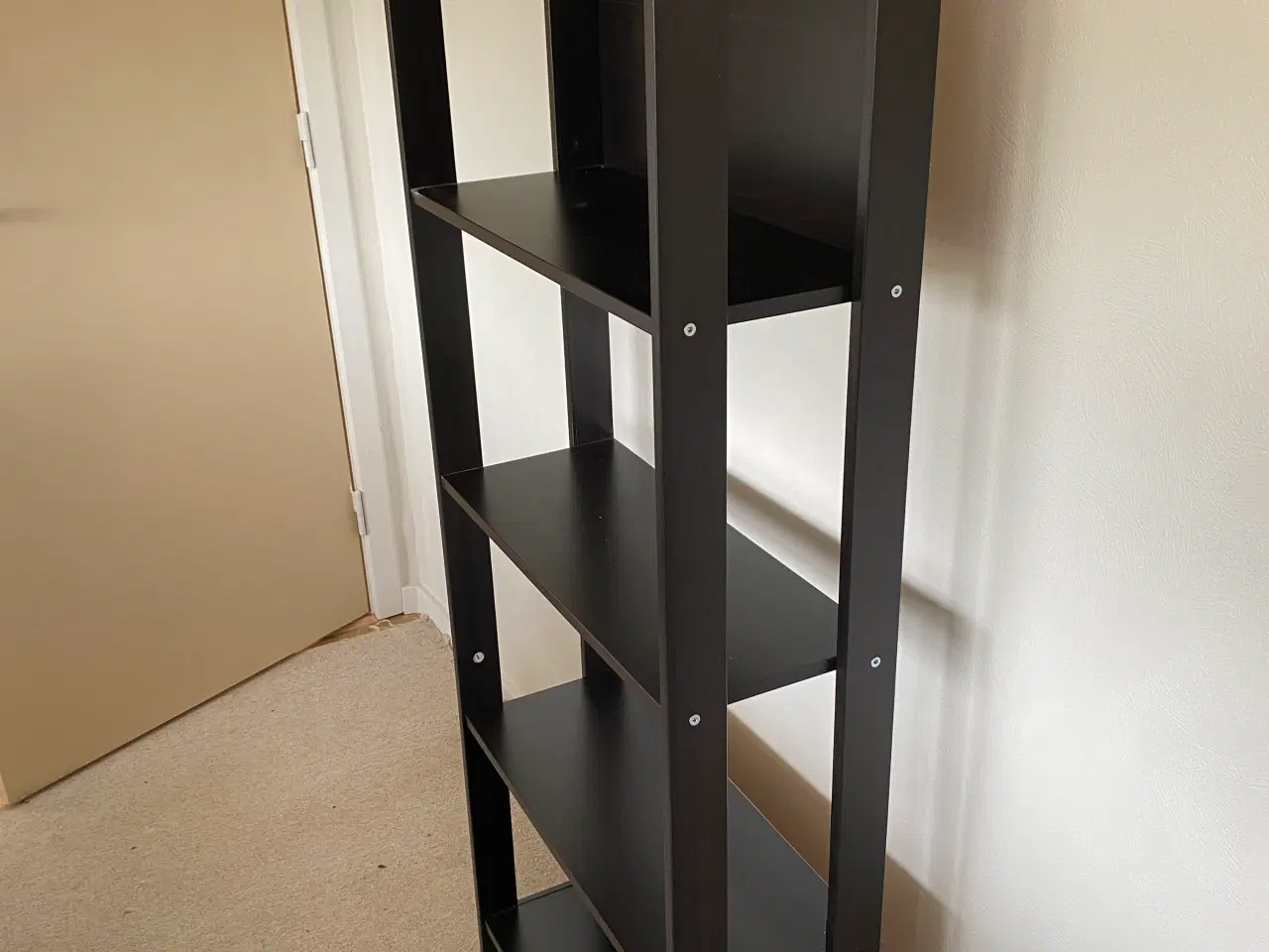 Billede 3 - Fin sort reol