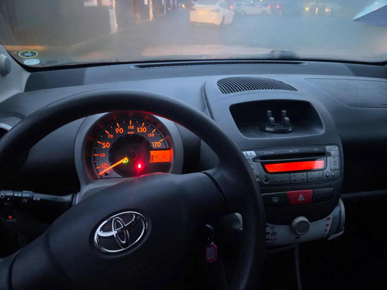 Billede 9 - Perfekt Aygo. Nysynet. nummerplade