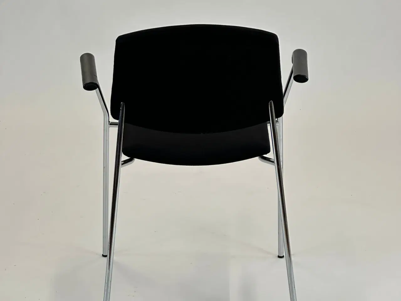Billede 5 - Magnus Olesen Pause Stol – Sort med Krom Stel