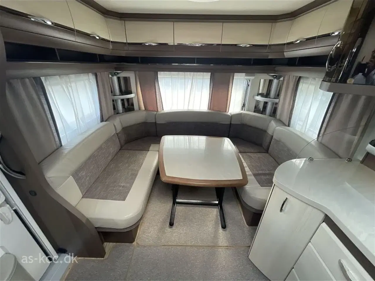 Billede 4 - 2014 - Hobby Prestige 720 UKFe   Hobby Prestige 720 UFKE årg. 2014 7 sovepladser, 8 siddepladser.