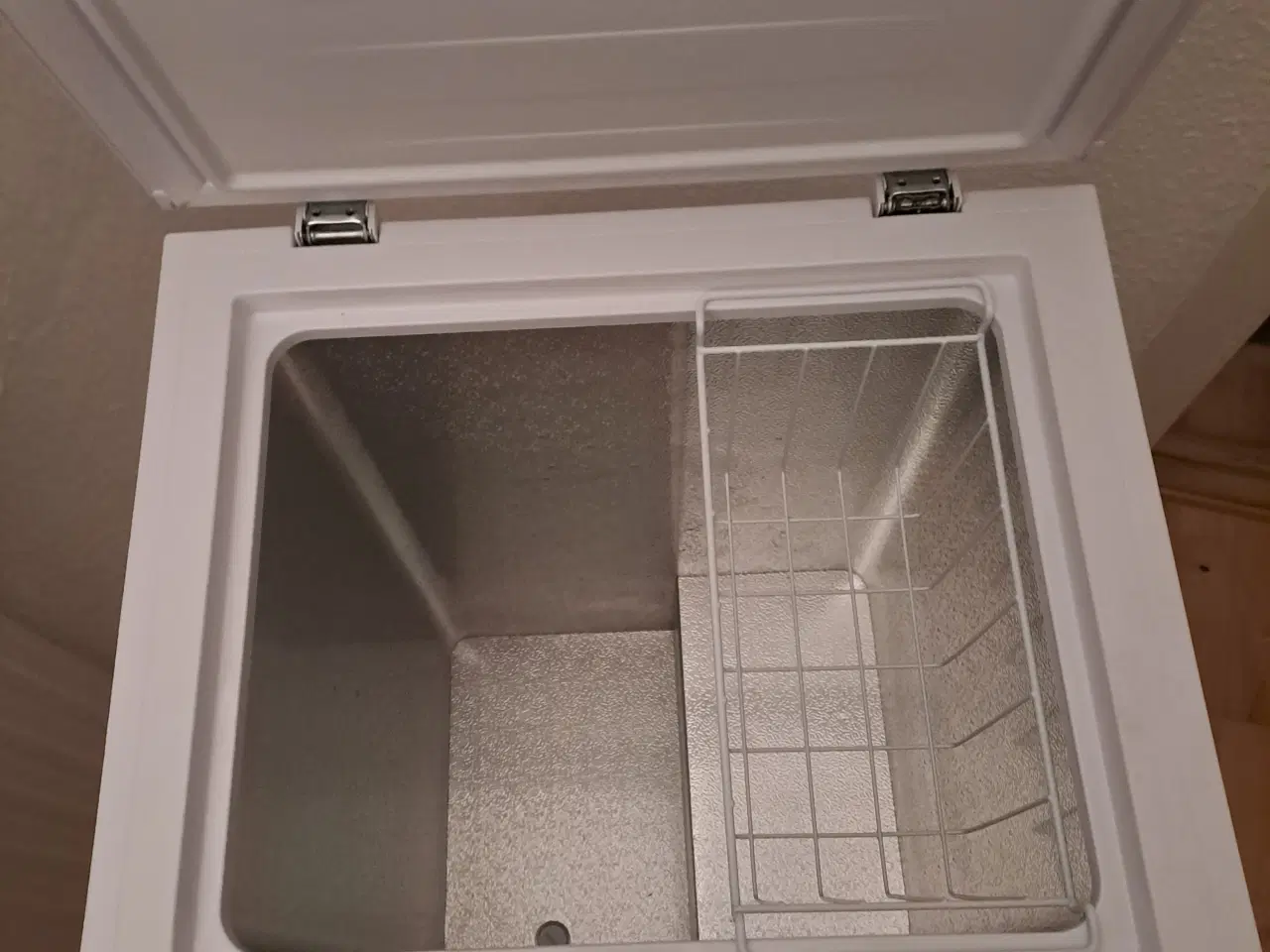 Billede 6 - Næsten ny kummefryser på 96 liter