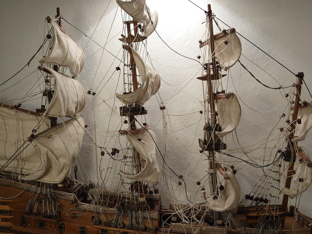 Billede 3 - Stort modelskib "Victory år 1805" L70cm, H65cm.