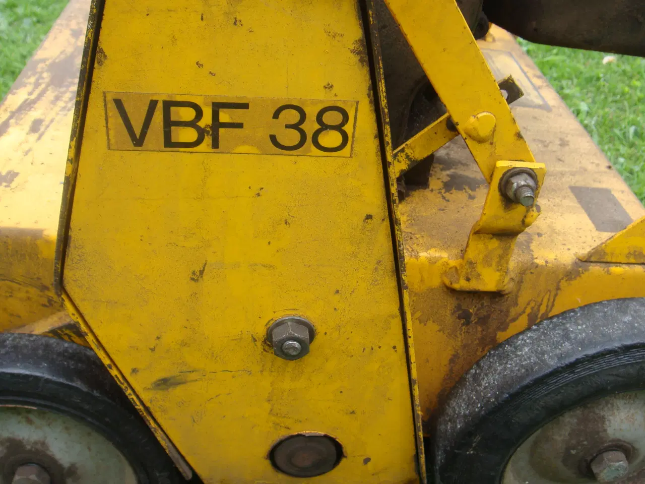 Billede 2 - Stiga mosmaskine/verdikalskærer VBF 38