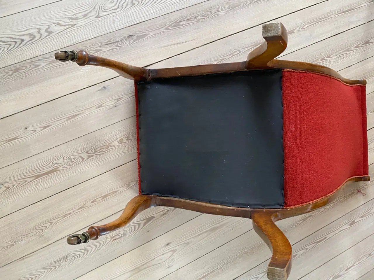 Billede 3 - Elegant antik stol med svungen ryg. Giv et bud.