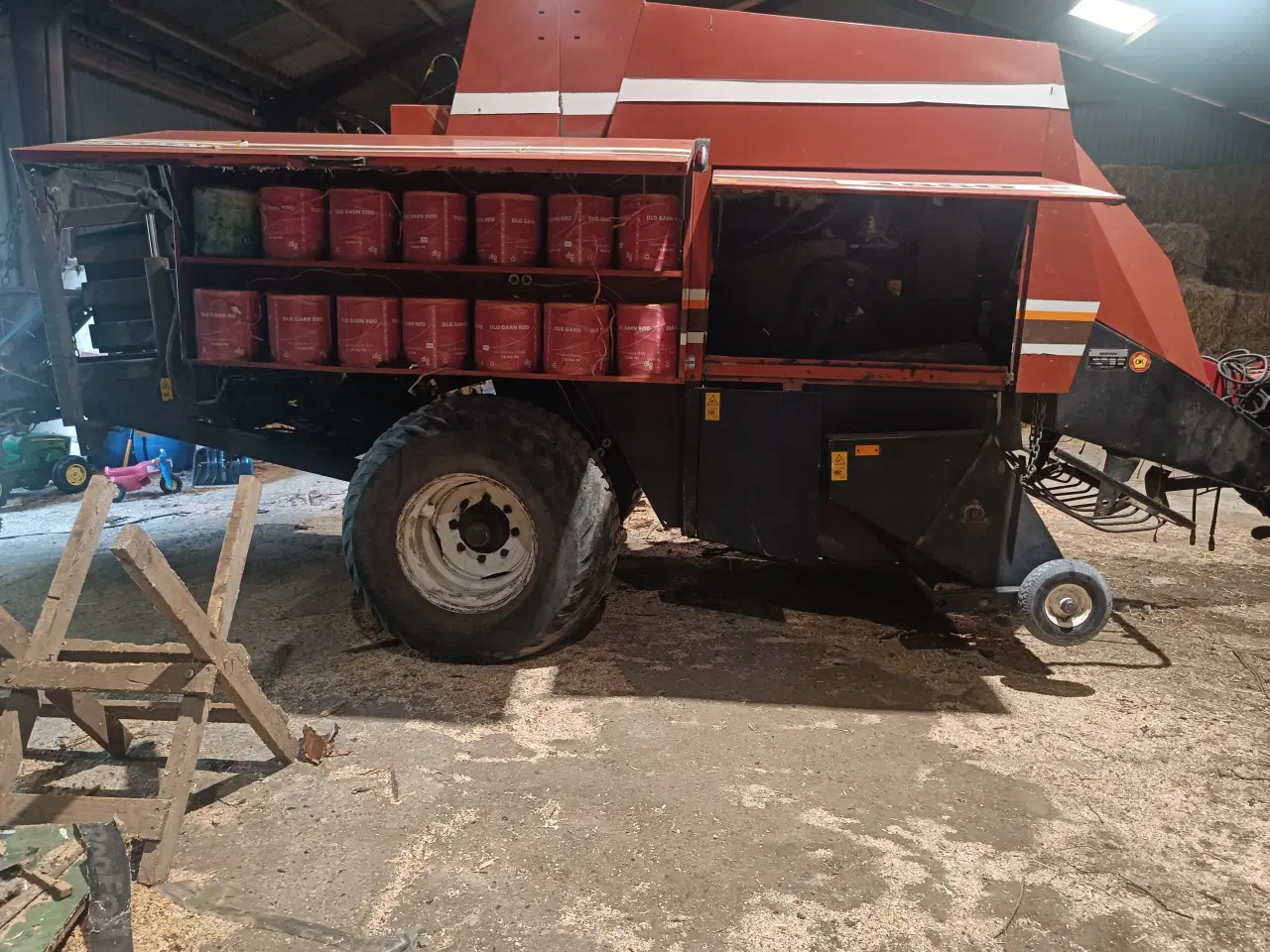 Billede 8 - Hesston 4860s   minibig 