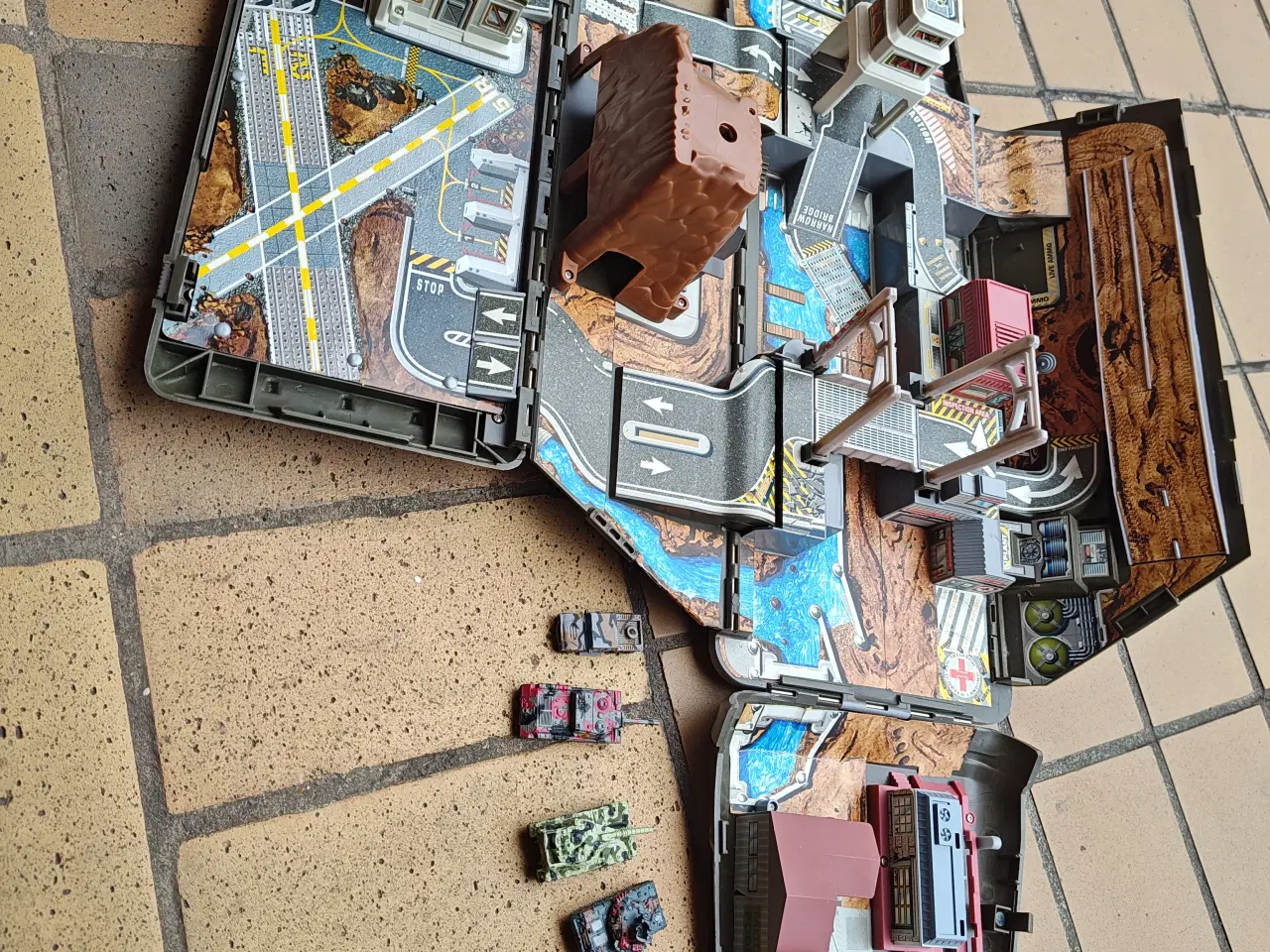 Billede 2 - Micro Machines Militær Bus Micromachines