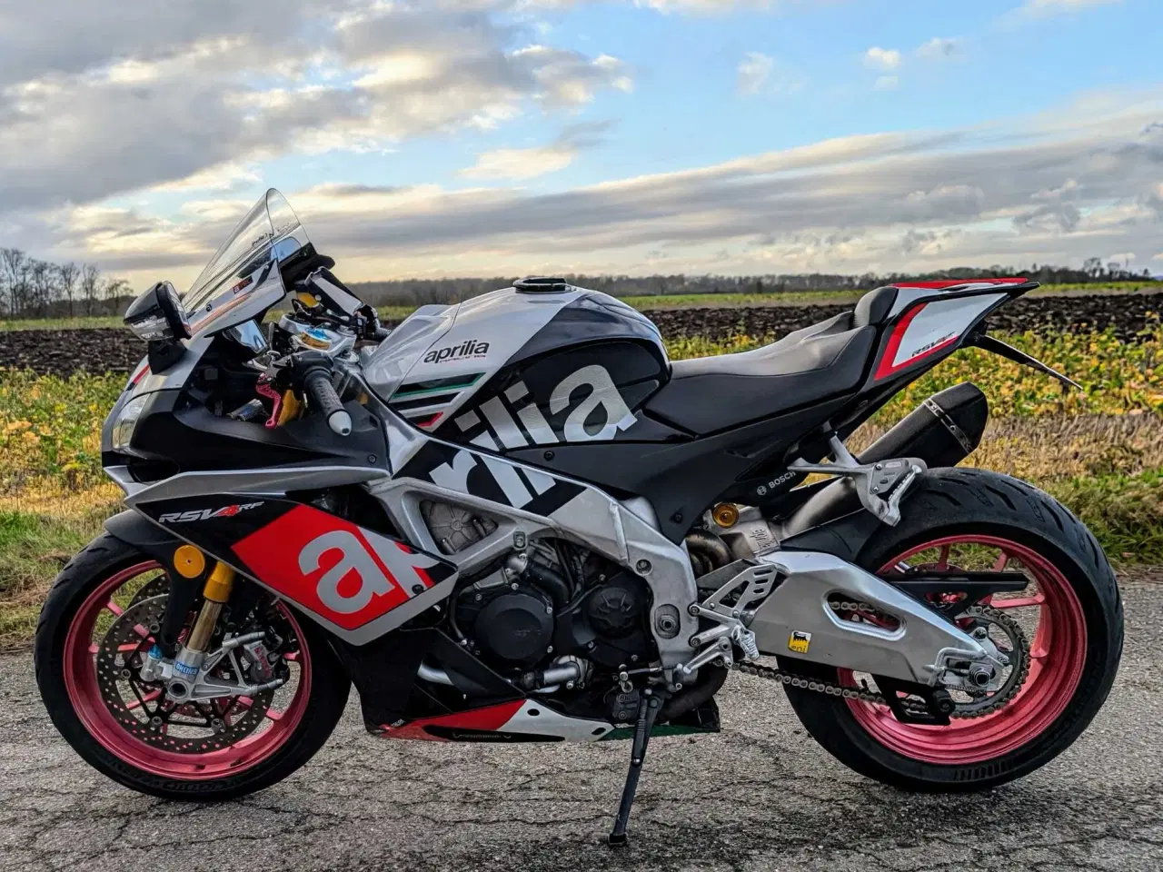 Billede 5 - Aprilia RSV4 - RF Race Pack