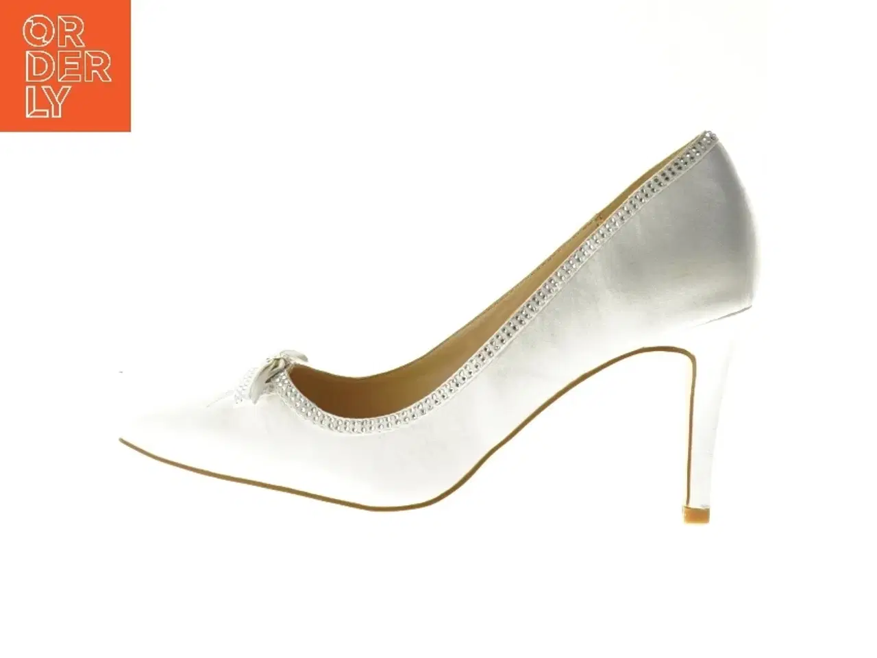 Billede 1 - Hvide damesko med hæl fra New Step (str. 38 )