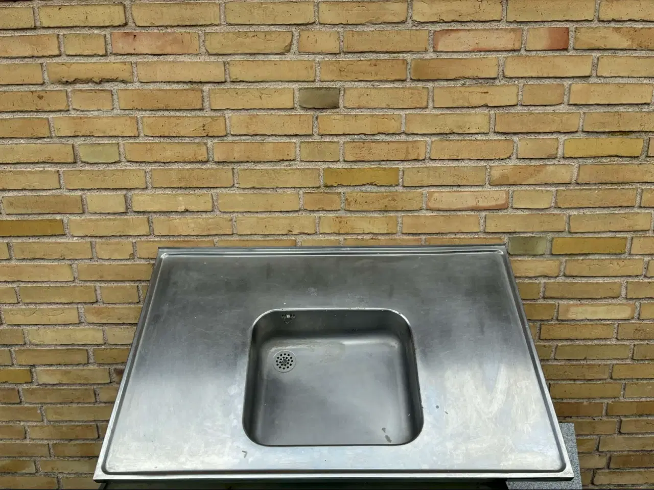 Billede 2 - Stålbord med vask