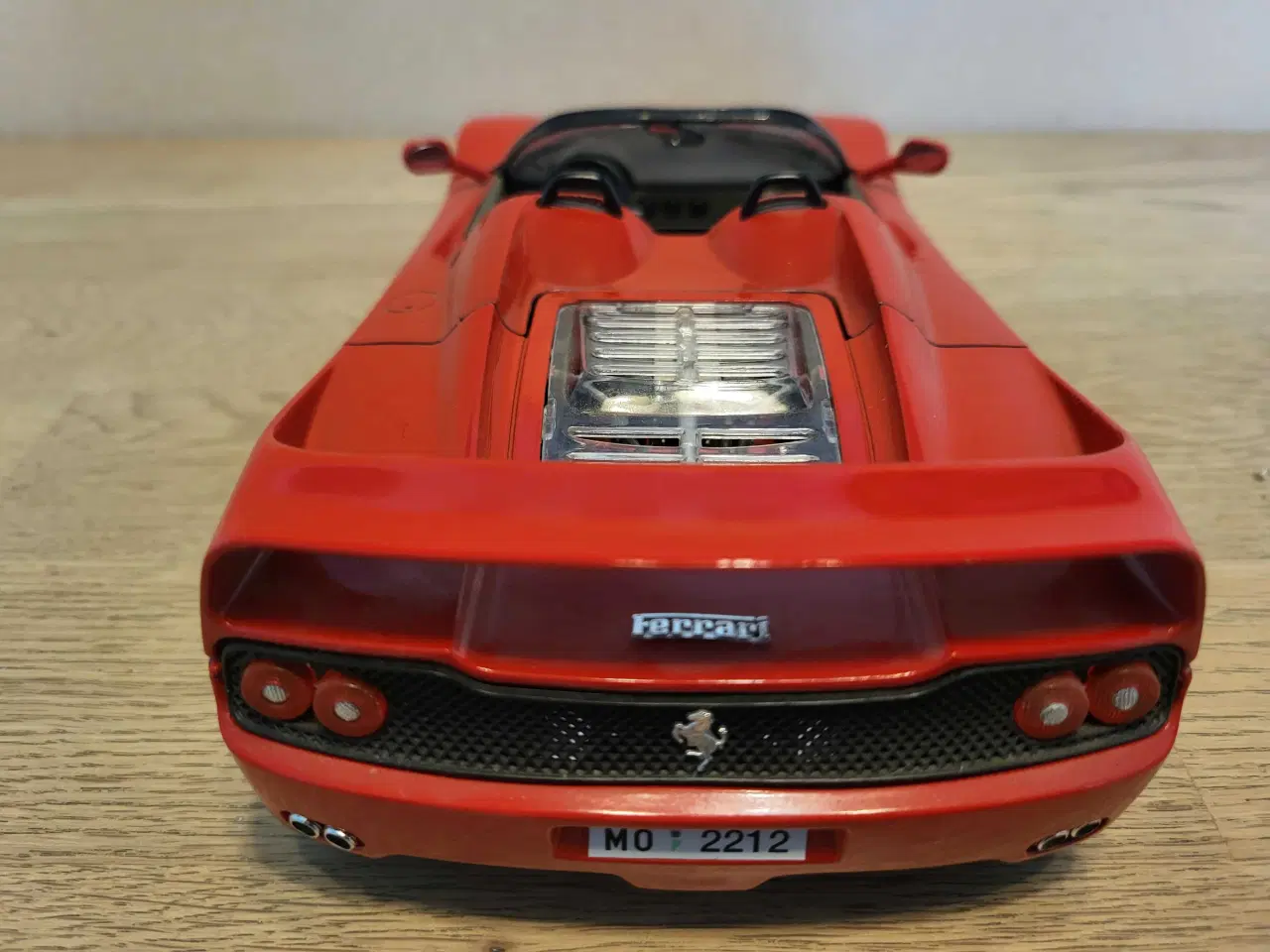Billede 4 - Modelbil: FERRARI F50 1995.  Skala 1/18.