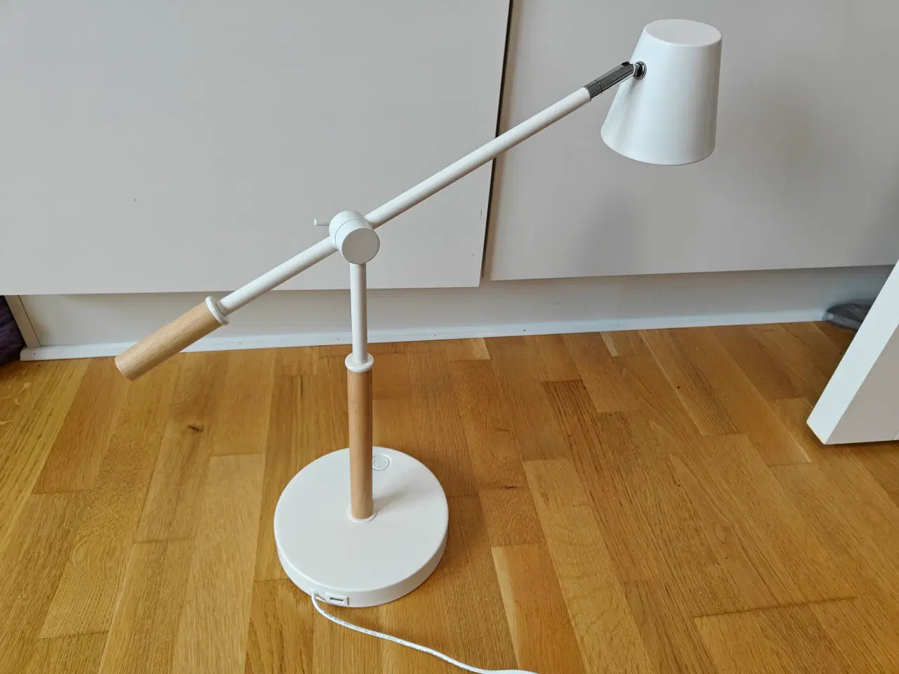 Billede 3 - Unilux Vicky LED-Lampe i skandinavisk