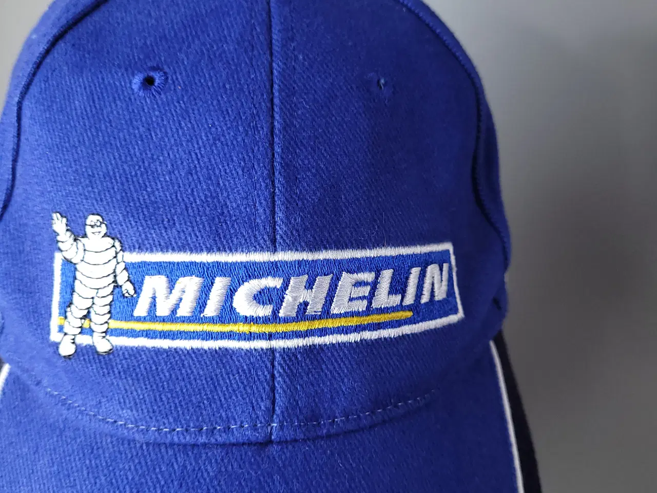 Billede 8 - ⭐️· Fed Michelin Kasket - Blå med Bibendum logo