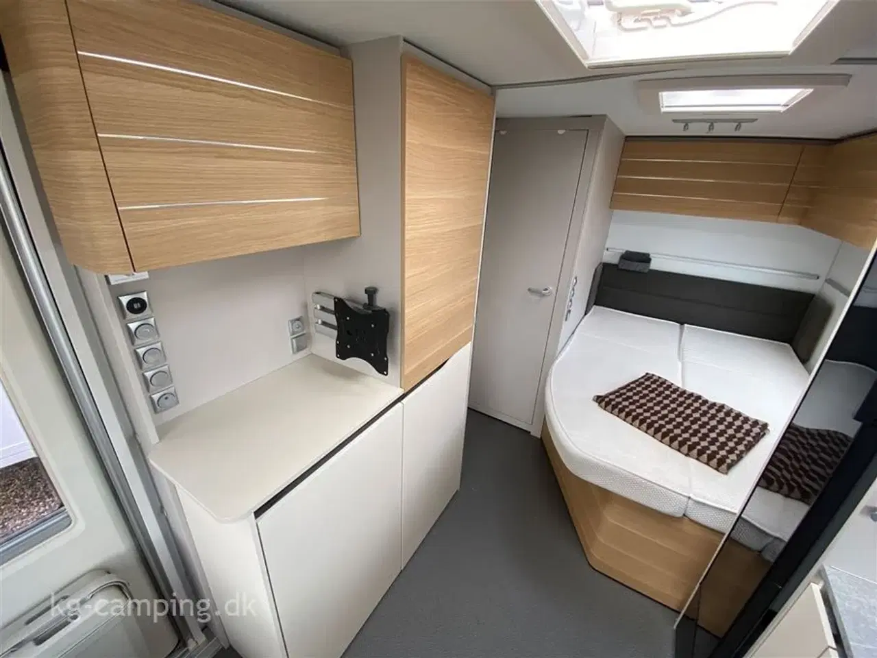 Billede 5 - 2021 - Adria Adora 522 UP Alde Centralvarme ALDE centralvarme, Truma XT mover, EL-ben, THULE markise, 200W solcelle anlæg, Aircon mm.