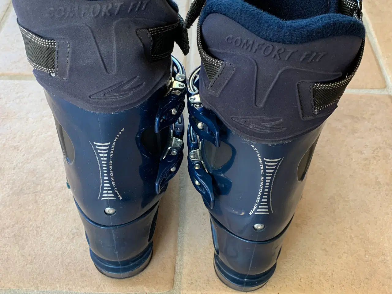 Billede 5 - Lange dame skistøvler str. 25,5 + opbevaringstaske