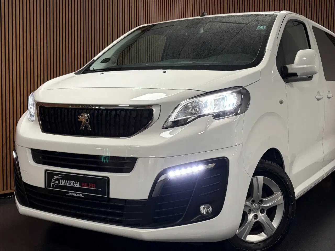 Billede 2 - Peugeot Traveller 1,5 BlueHDi 120 L2 Active