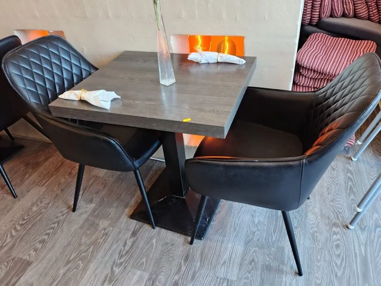 Billede 1 - Cafébord med to stole