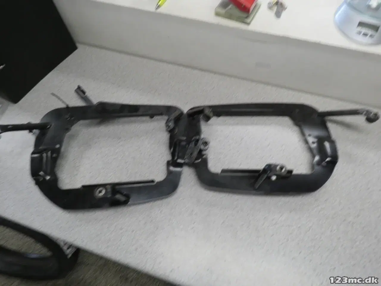 Billede 1 - Sidetaske beaslag Givi, Passer på Yamaha XJR 1300