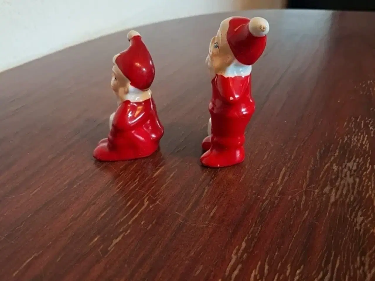 Billede 2 - Sæt med to retro julemandsfigurer