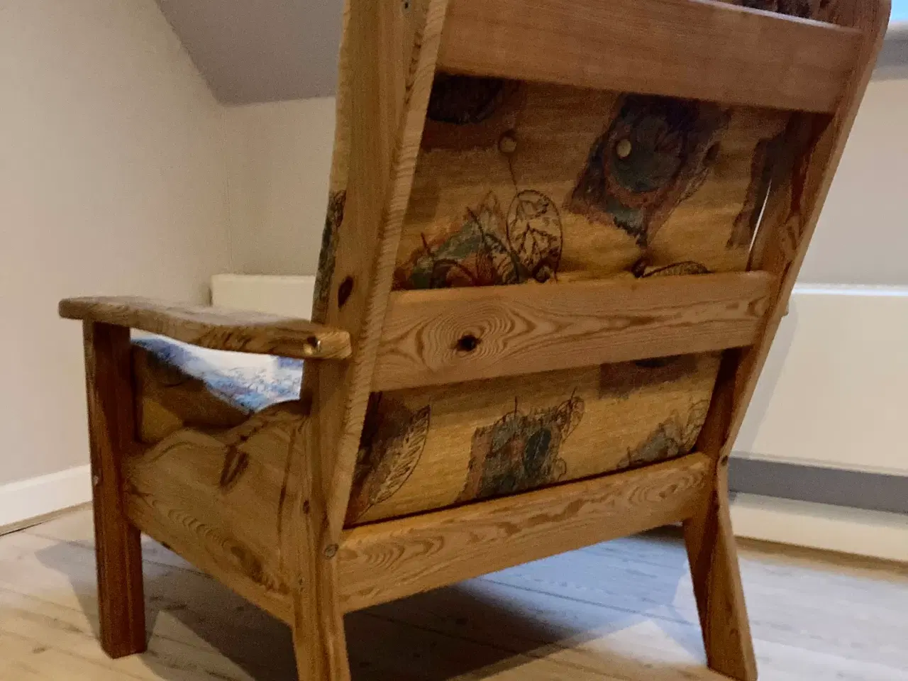 Billede 4 - Lækker 70’er lænestol i fyrretræ