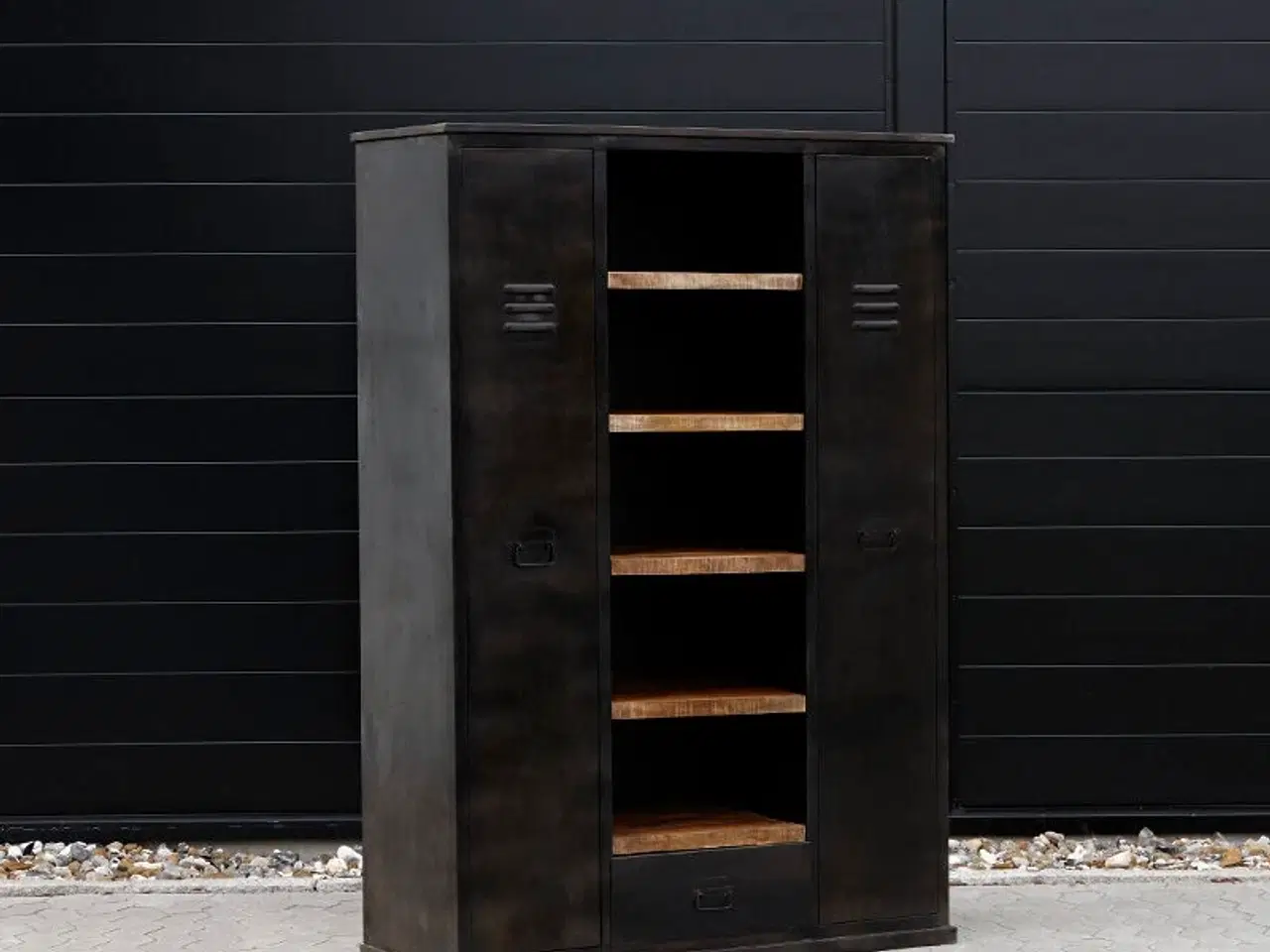 Billede 1 - Nyt Jernskab