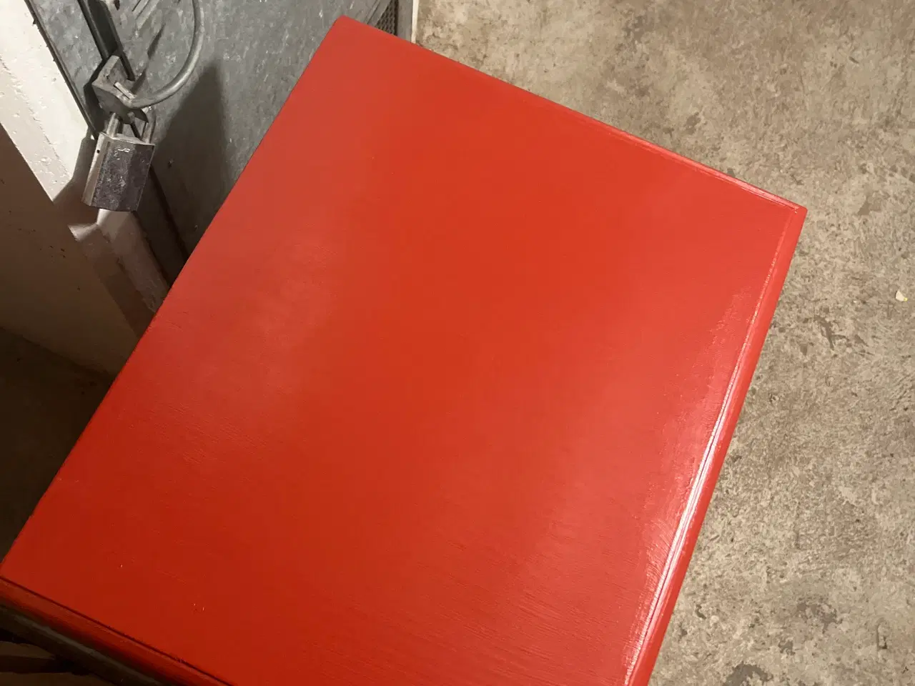 Billede 3 - Natbord i klassisk stil (Nymalet)